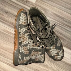NOBULL Woodland Camo Leather Lifter